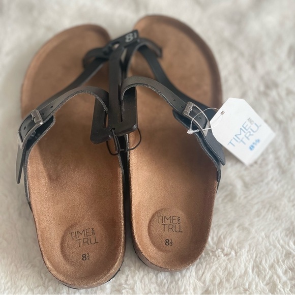 Time and Tru Women's‎ Asymmetric Strap Sandals Size 8.5 NWT - Picture 2 of 3